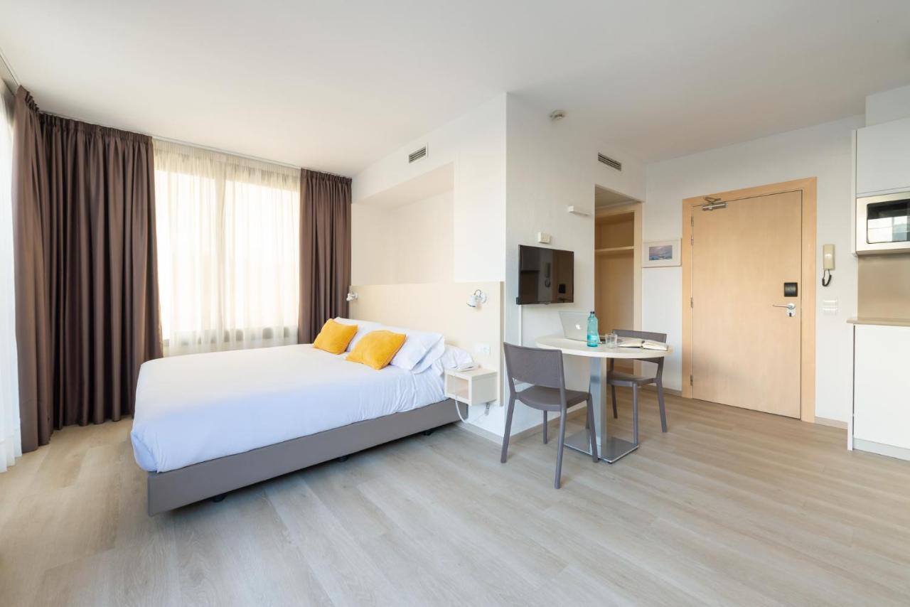Atenea Park Suites & Apartments Vilanova i la Geltru Ngoại thất bức ảnh
